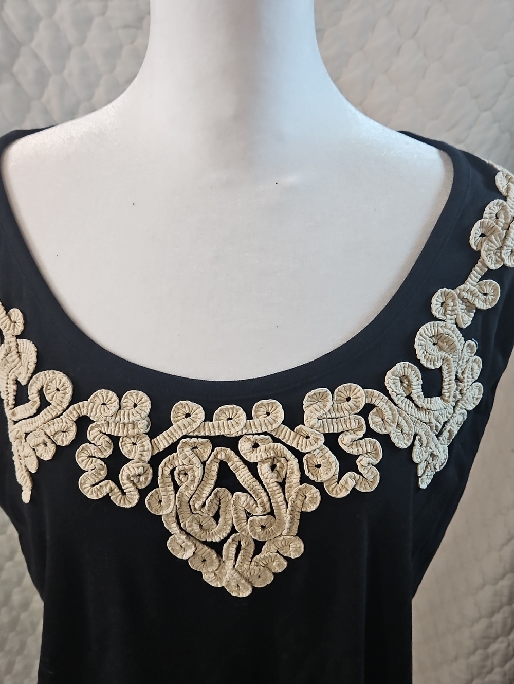 Style & Co Embroided Neckline Shell Tank - Picture 2 of 6